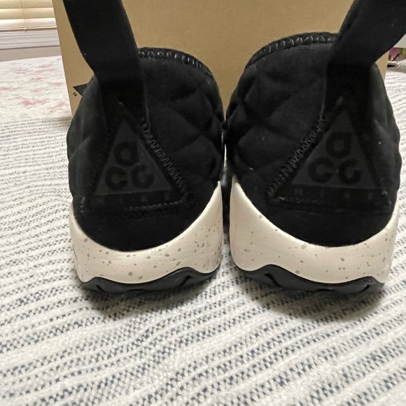 Nike Womens ACG leather sneakers - Picture 3 of 6